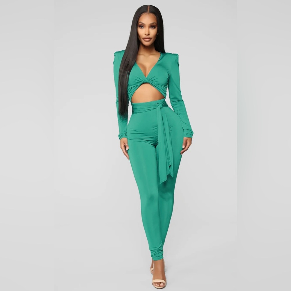 Cut out jumpsuit fashion nova. Turquoise long sleeve spandex, extra small